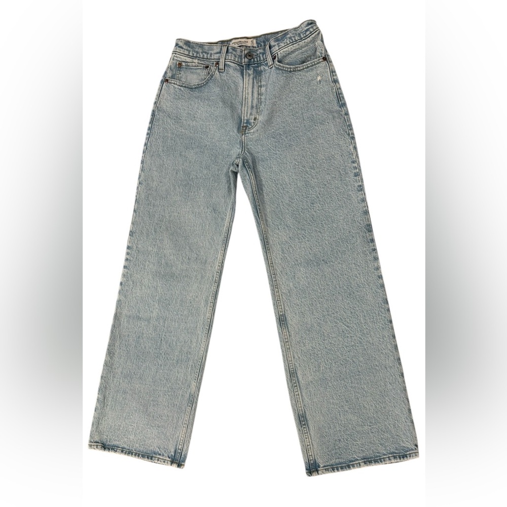 Abercrombie & Fitch The 90s relaxed high rise jean. Size 27/4s